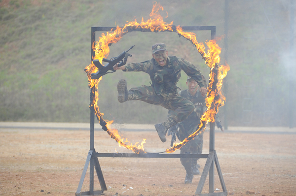 【黨的十九大精神進軍營】風雨礪劍！火箭兵枕戈待旦只為導彈騰飛